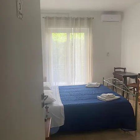 Roomors Of - Sea View *